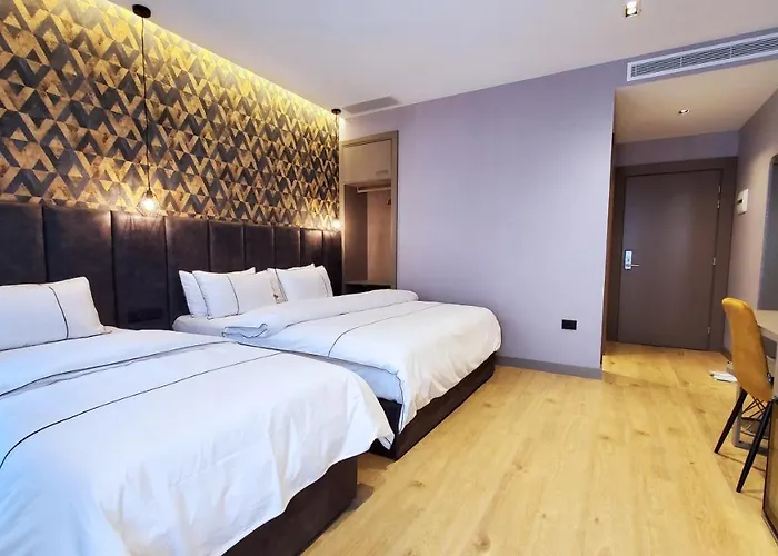 Starlight ホテル ティラナ