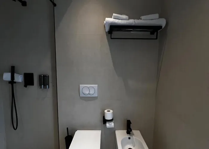 ホテル Starlight ティラナ